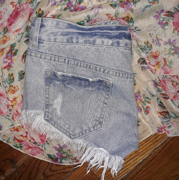 Billabong Laneway 100% Cotton Frayed hem Denim Shorts Size 3 - Picture 5 of 8